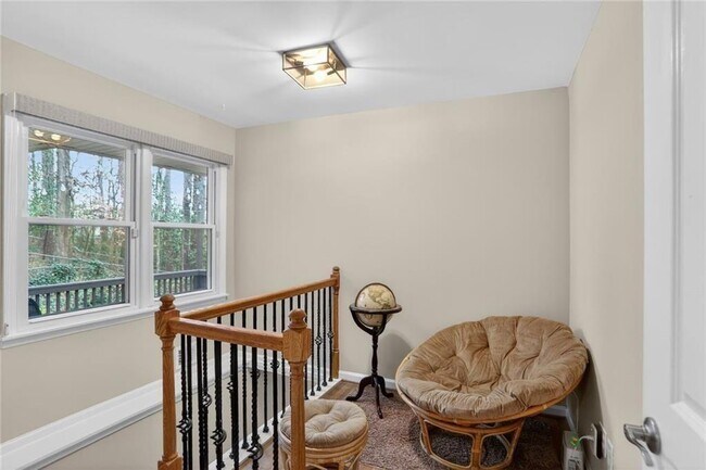 Building Photo - 2560 Skyland Trail NE