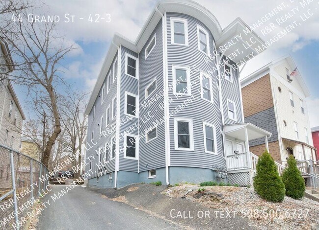 Primary Photo - 44 Grand St