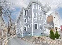 Building Photo - 44 Grand St