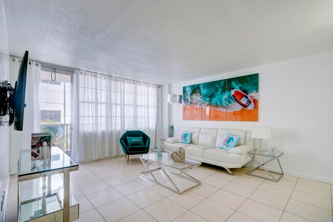 Building Photo - 3725 S Ocean Dr
