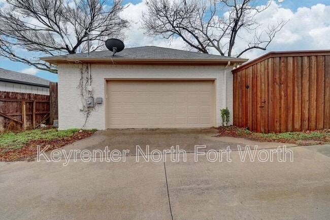 Building Photo - 5606 Pershing Ave