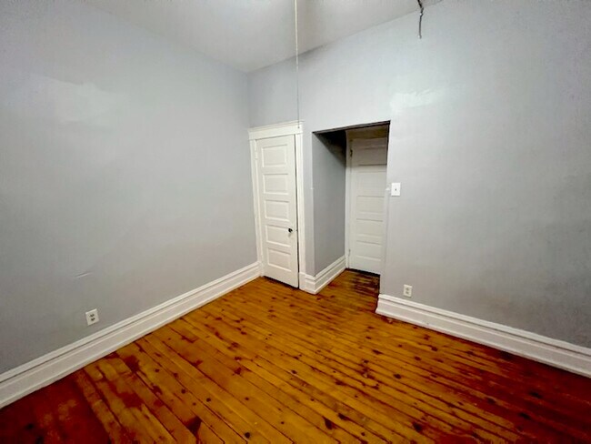 Building Photo - 4159 S Western Ave