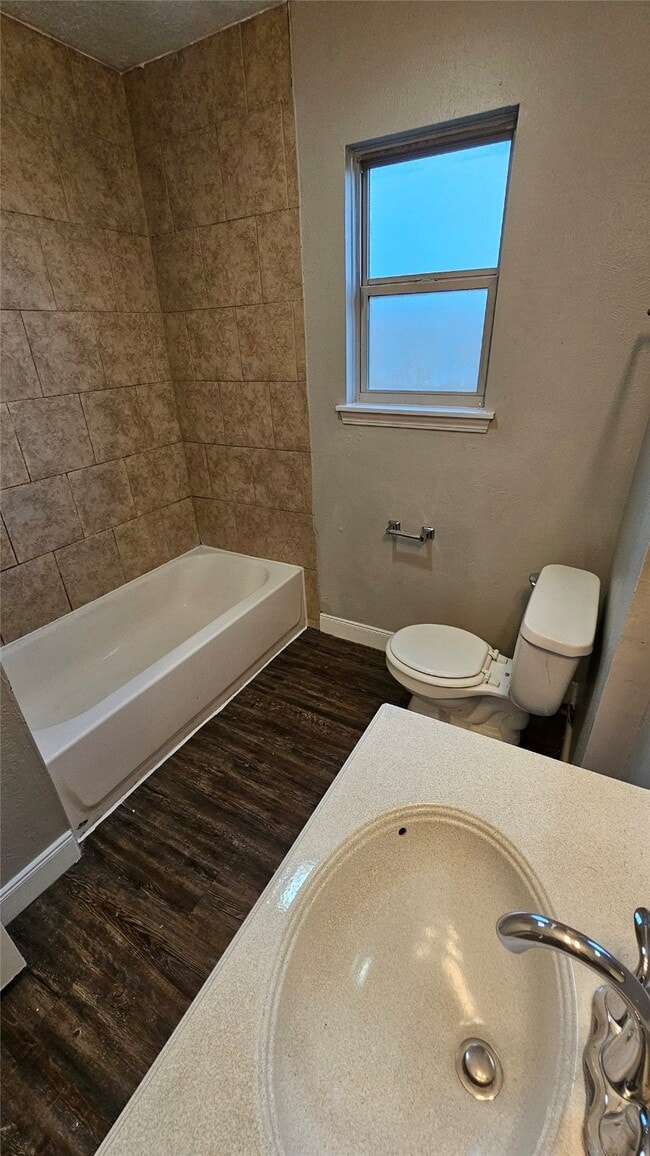 Building Photo - 3118 Brookdale Dr