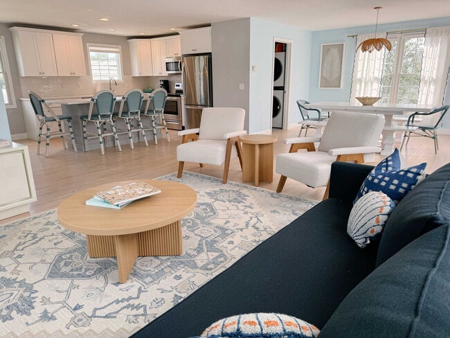 Building Photo - 65 What Cheer Rd