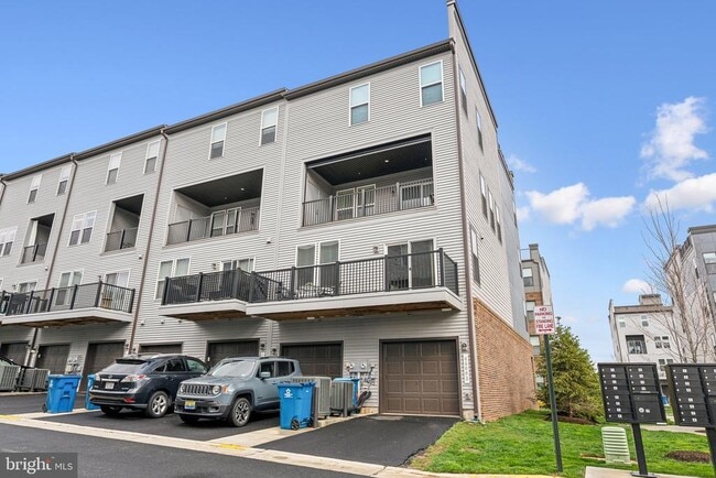 Building Photo - 44603 Wolfhound Sq