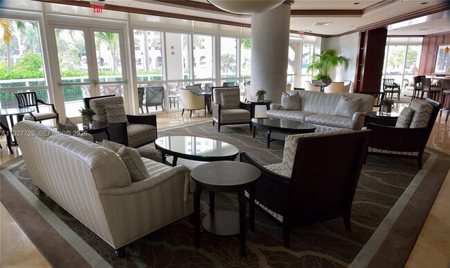 Building Photo - 347 N New River Dr E