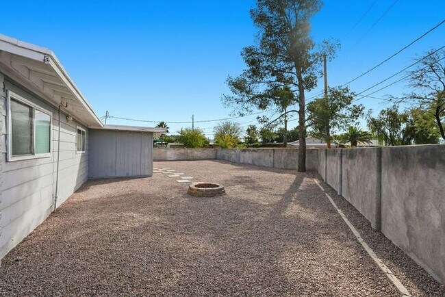 Building Photo - Pending/ Rented - Spacious 3-Bed, 2-Bath East Tucson Home with Large Yard & Open Layout