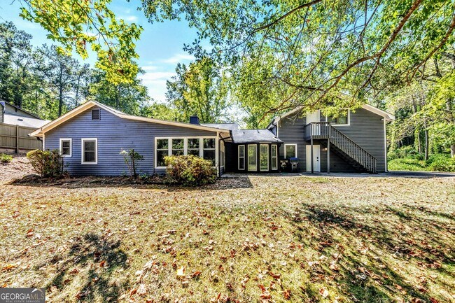 Building Photo - 527 Charing Cross Dr