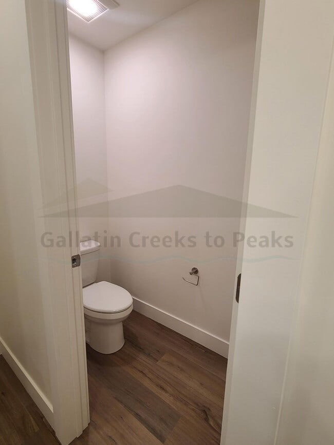 Building Photo - Brand New Single Level Home