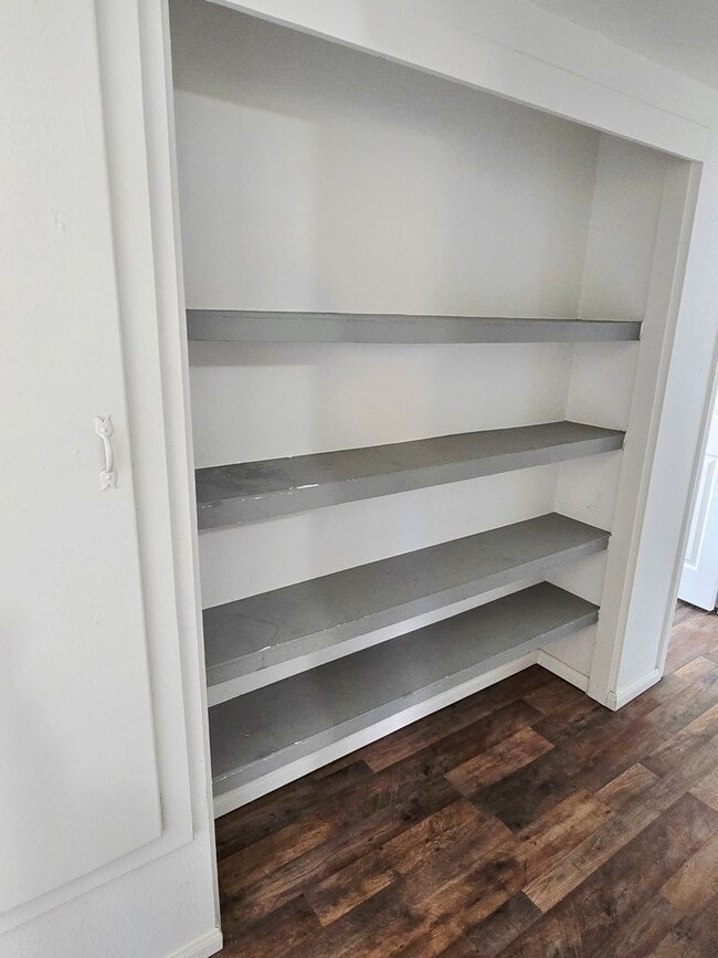 Building Photo - Cozy 3 Bedroom 1.5 Bathroom Near The Natio...