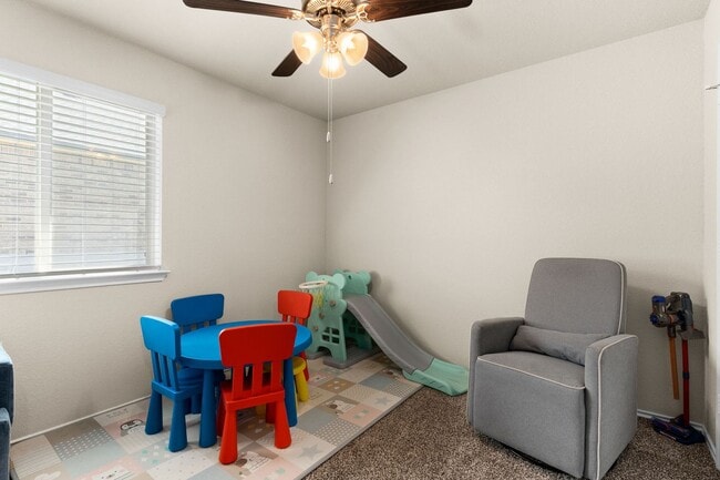 Building Photo - 2416 Elba Dr