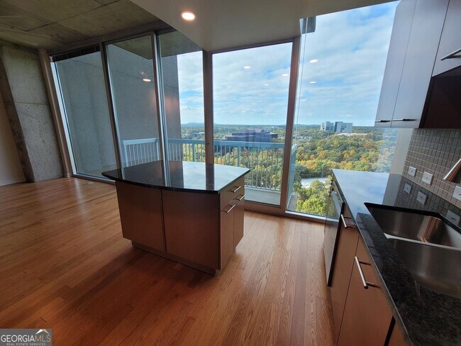 Building Photo - 3300 Windy Ridge Pkwy SE