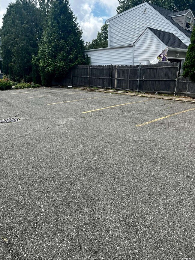 Building Photo - 707 Broadway