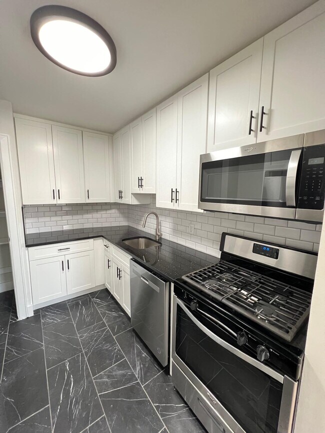 Building Photo - 48 Bright St