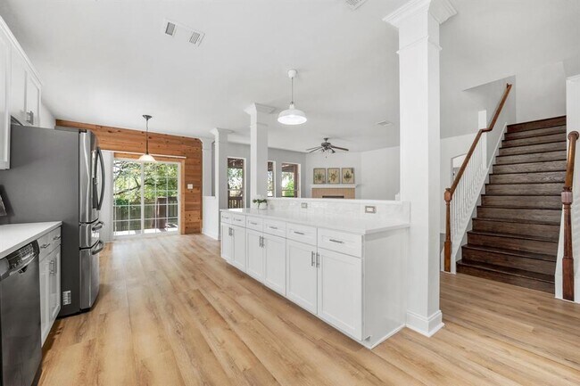 Building Photo - 10016 Barbrook Dr