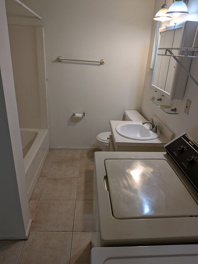 Building Photo - 1 bed/1 bath $1000/month in Dade City!