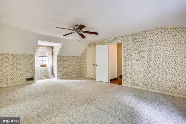 Building Photo - 2325 Highland Ave