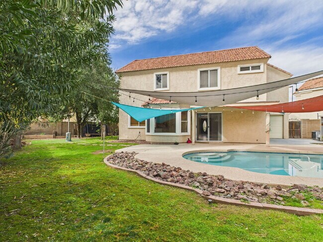 Building Photo - Trade Winds at Gilbert