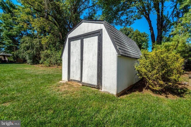 Building Photo - 4570 Lawnvale Dr