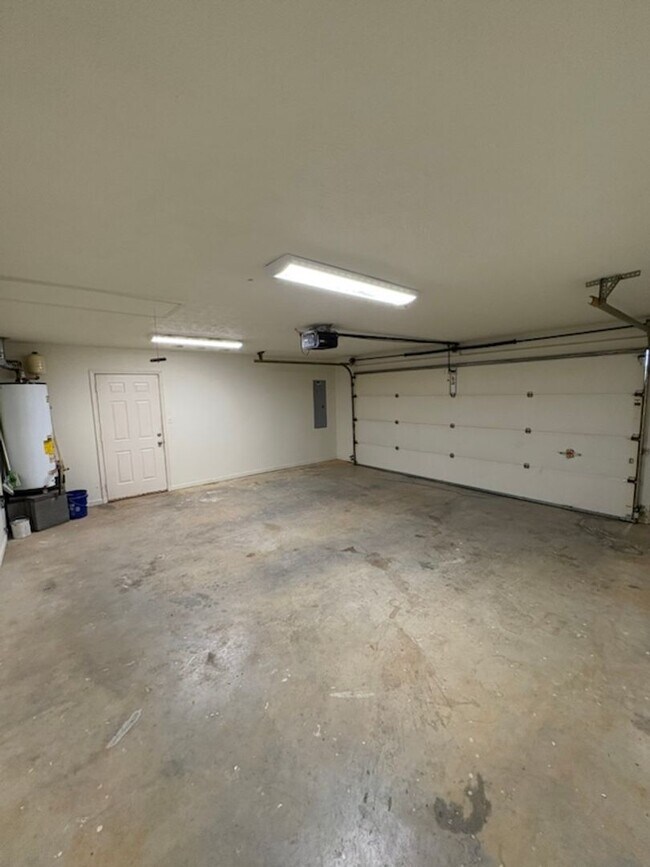 Building Photo - 153 Oakleaf Cir