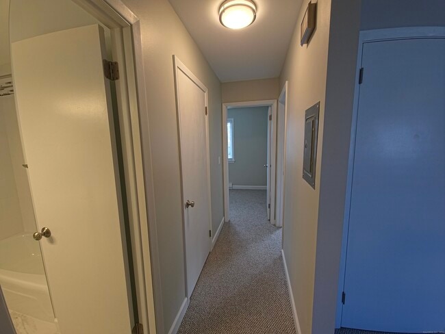 Building Photo - 24 Glenwood Ave