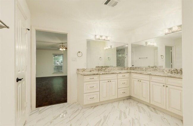 Building Photo - 5807 Boyce Springs Dr