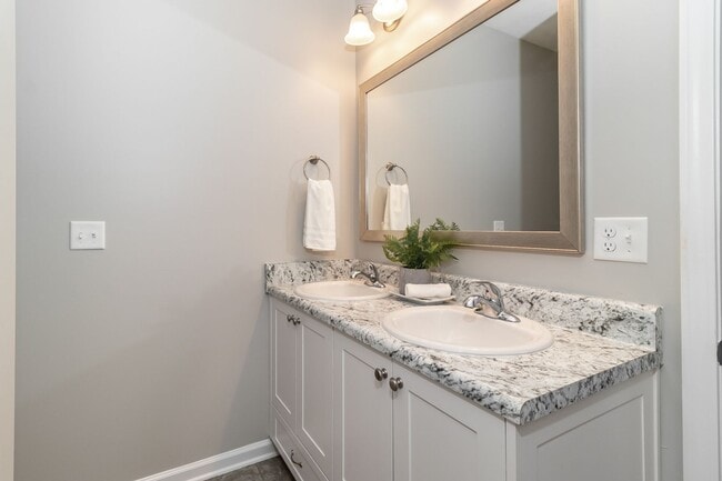Building Photo - Like New, 4/2, Ranch Home In Grovetown!