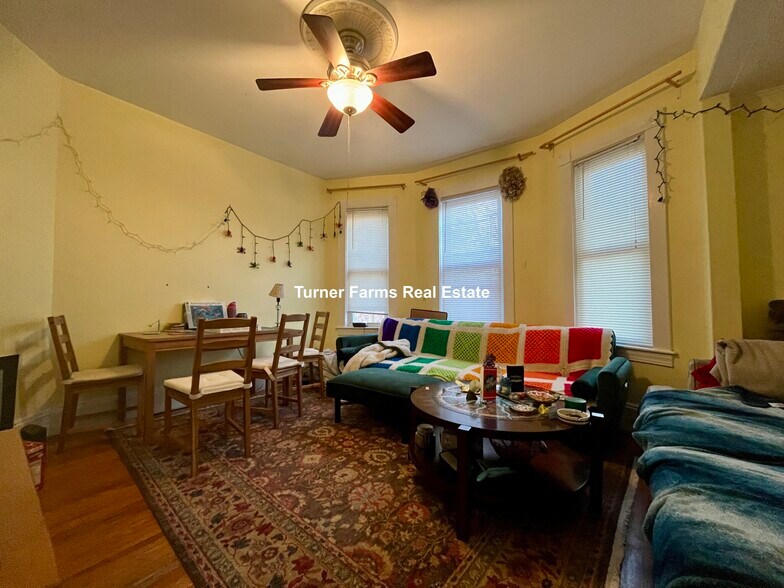 Building Photo - 83 Wensley St