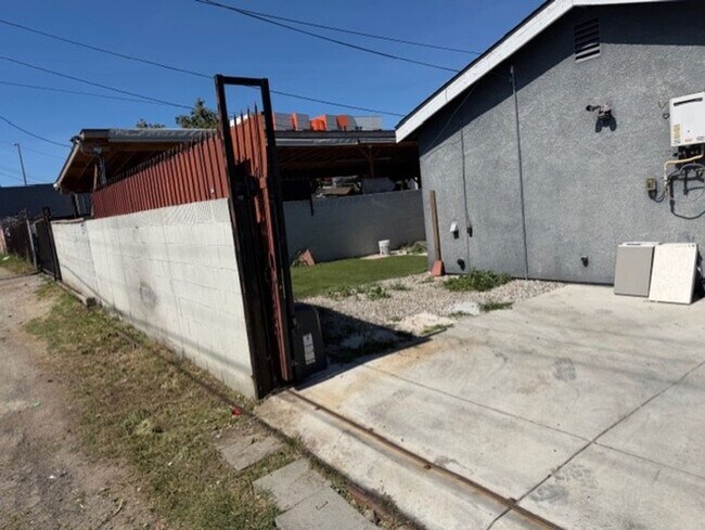 Building Photo - 3320 W 66th St