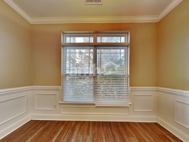 Building Photo - 65 Heritage Pky