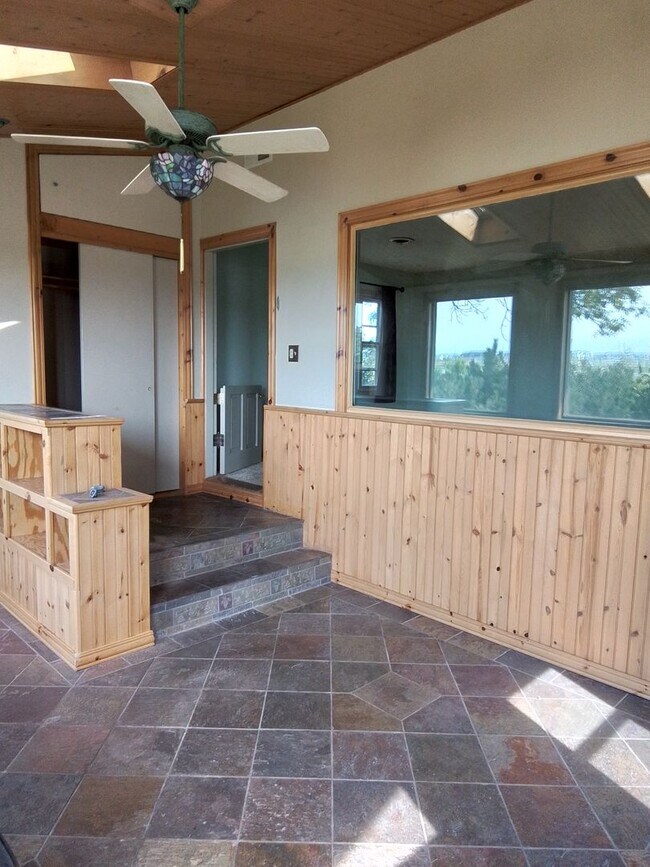 Building Photo - Single family home w / elbow room in Bozeman