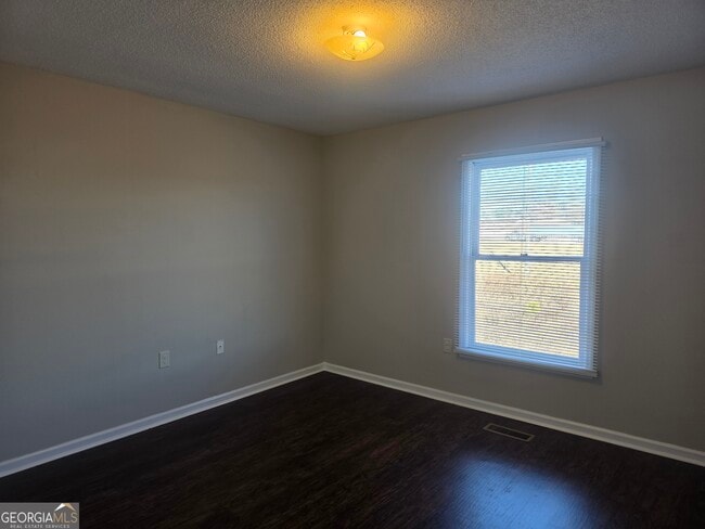 Building Photo - 230 Lanier Dr