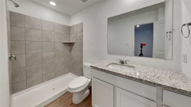 Building Photo - 1840 Wolford Wy