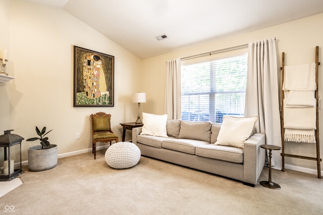 Building Photo - 14924 Oak Rd