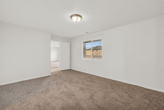 Building Photo - 3 Bedroom 2 Bathroom Condo in Eagle Mountain!