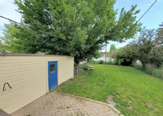 Building Photo - Adorable Centrally Located, Renovated Home...