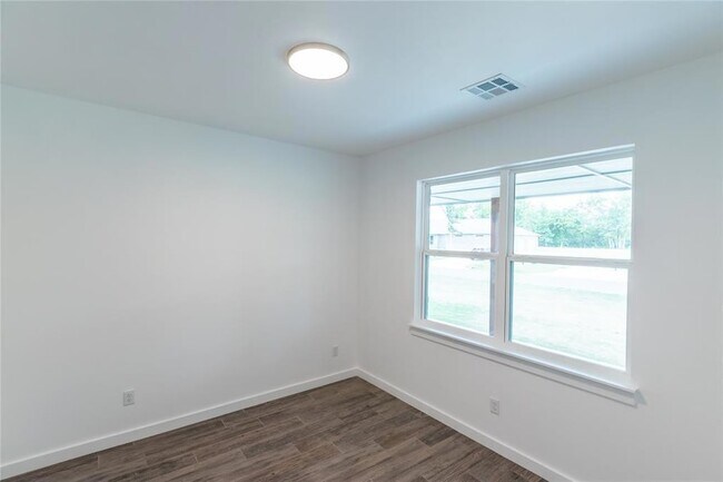Building Photo - 1679 Kalidy Dr
