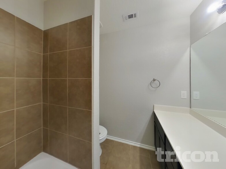 Building Photo - 131 Reeves Garden