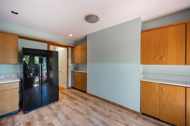 Building Photo - 206 S 43rd St