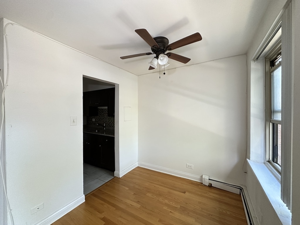 Building Photo - 3710 N Pine Grove Ave