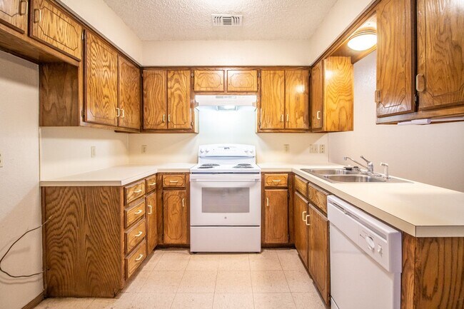 Building Photo - 15 Wagnon Dr