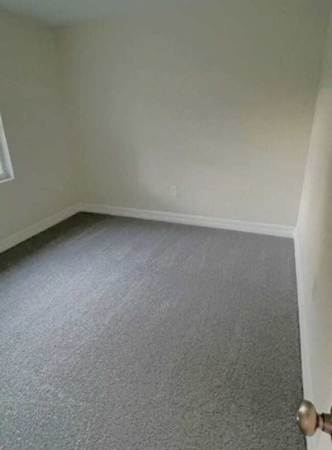 Building Photo - 2/2/1+DEN - GREAT LOCATION IN LEHIGH ACRES- BELL BLVD