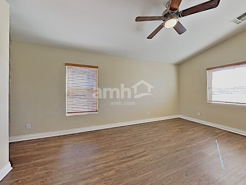 Building Photo - 1095 Willjay Ln