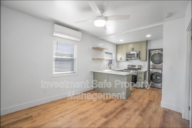Building Photo - 3071 Hawthorn St