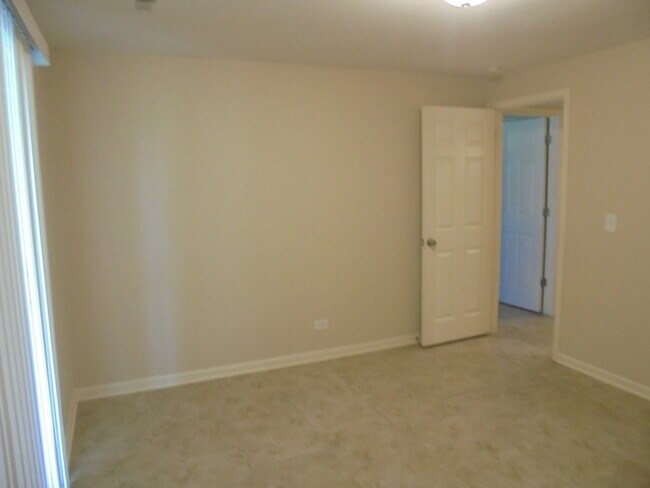 Building Photo - 1114 Stratford Ln