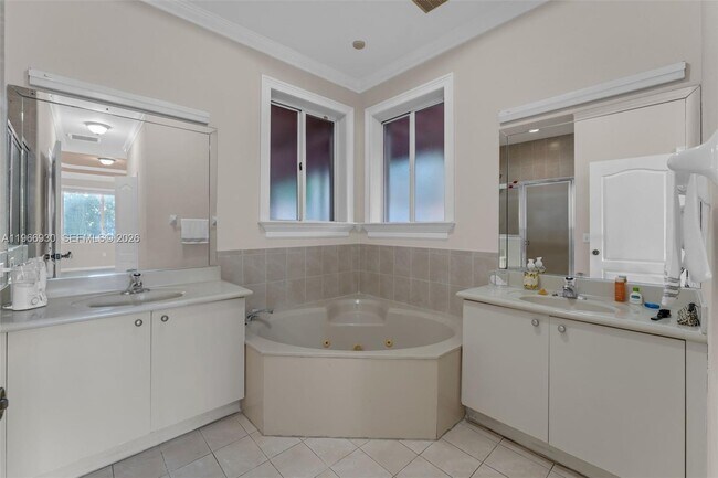 Building Photo - 2280 SW 152nd Pl