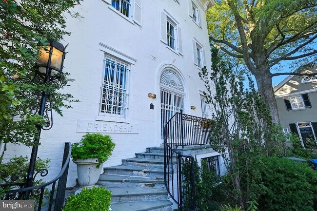 Building Photo - 3308 R St NW