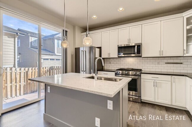 Building Photo - 17181 E Cedar Gulch Dr