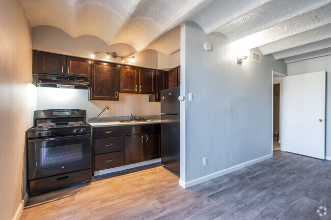 1BR, 1BA - 539SF - Kitchen - Nova Peak Gated Community
