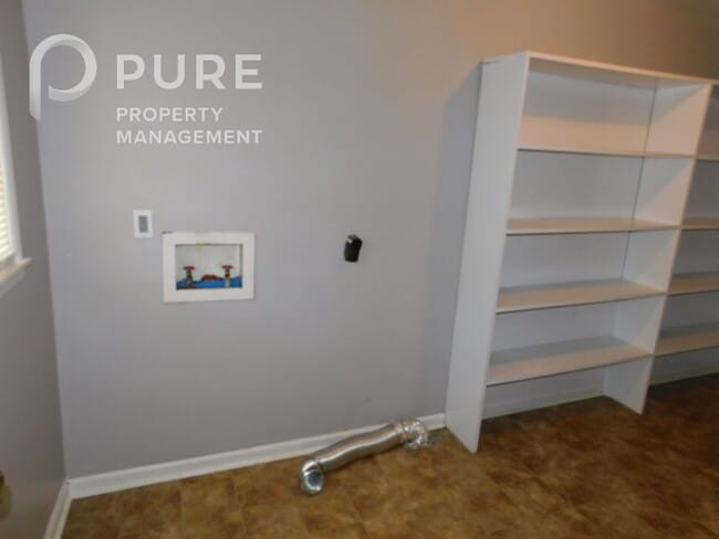 Building Photo - 117 22nd Ave NW